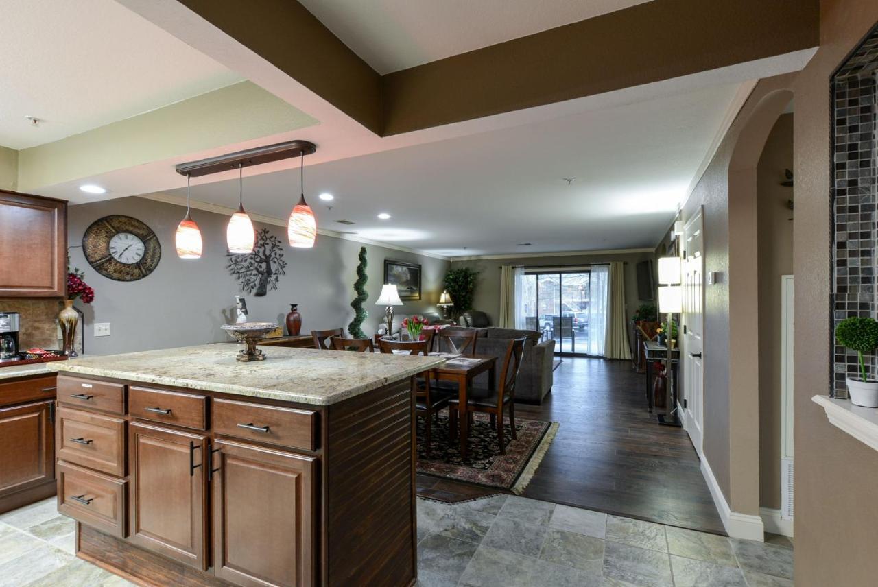 Luxury Condos At Thousand Hills - Heart Of Branson - Beautifully Remodeled - Spacious And Affordable Extérieur photo